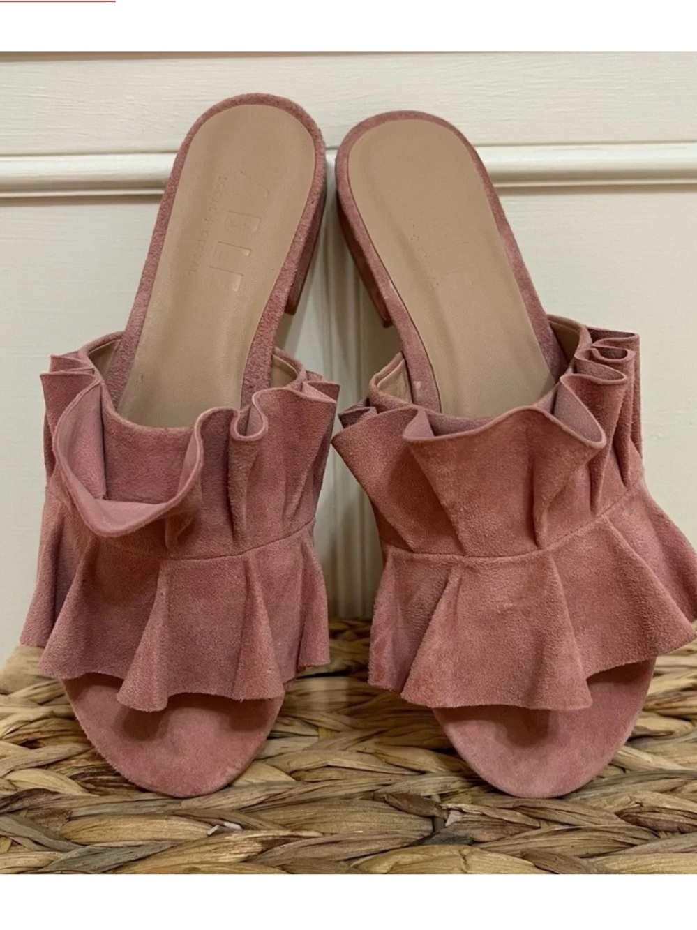 Able Villanueva Dusty Rose Women's Ruffled Slide Sandals. Size 7.5.‎ Like New.